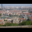 Blick vom Fourvière-Hügel auf die Kathedrale und einen Teil der von der Saône (vorne) und Rhone umflossenen Halbinsel